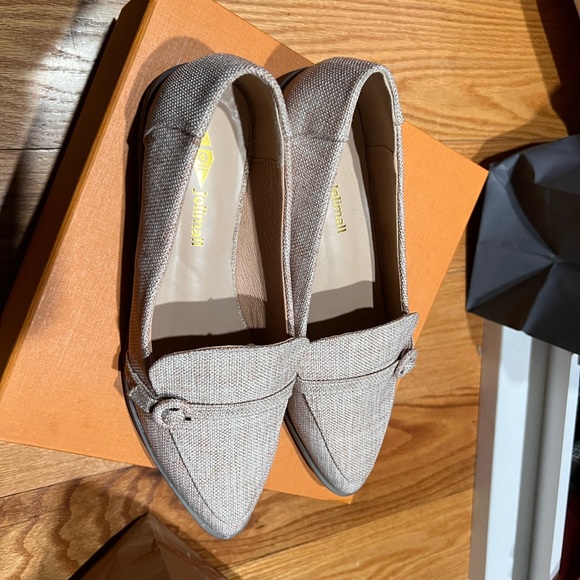 Cute women’s dress shoes , perfect for work or a dressy casual event! - Picture 4 of 4